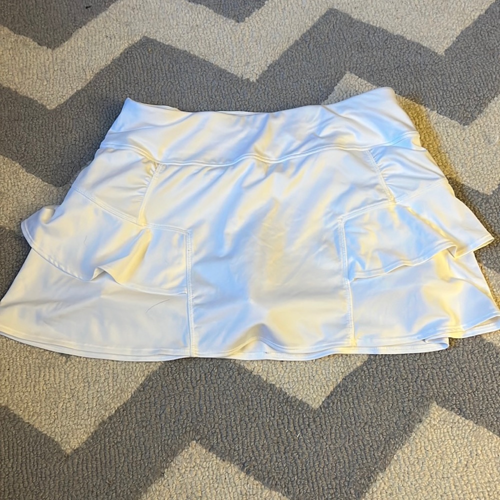 EUC Athleta white tennis skirt
